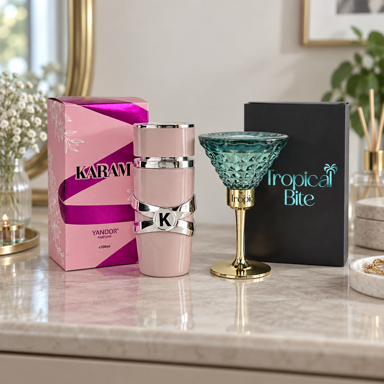 Perfumes Yandor para dama Karam y Tropical Bite sobre un tocador